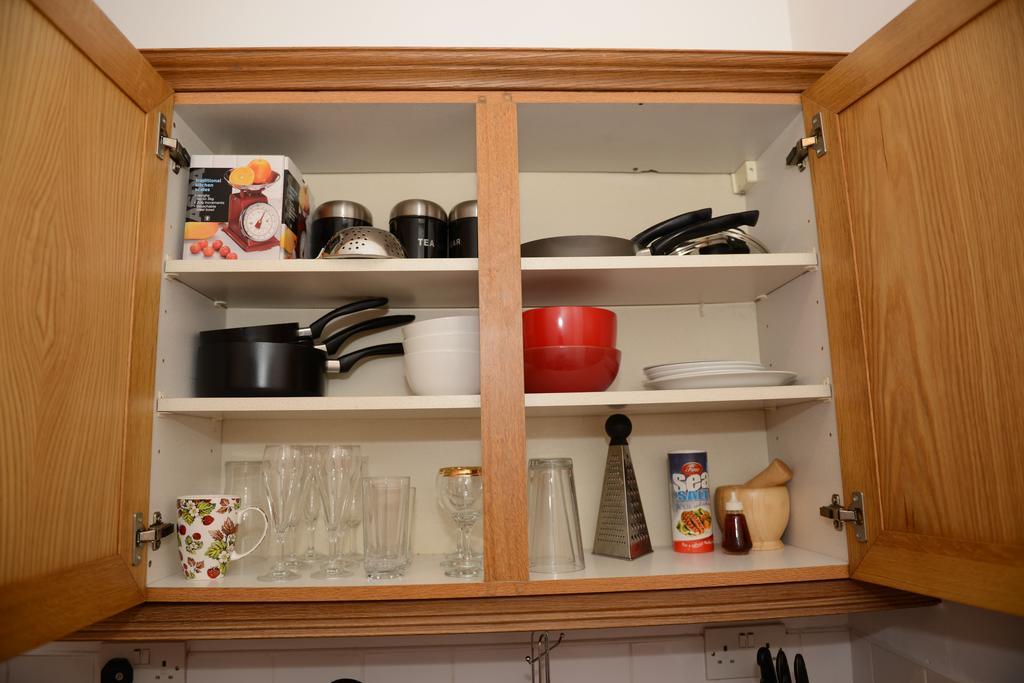 F3 2 Bedroomed Town House - Free Parking - Super 150 Mbps Wifi Near Gavin N Stacey Film House - 1 Free Dog Allowed Бари Стая снимка