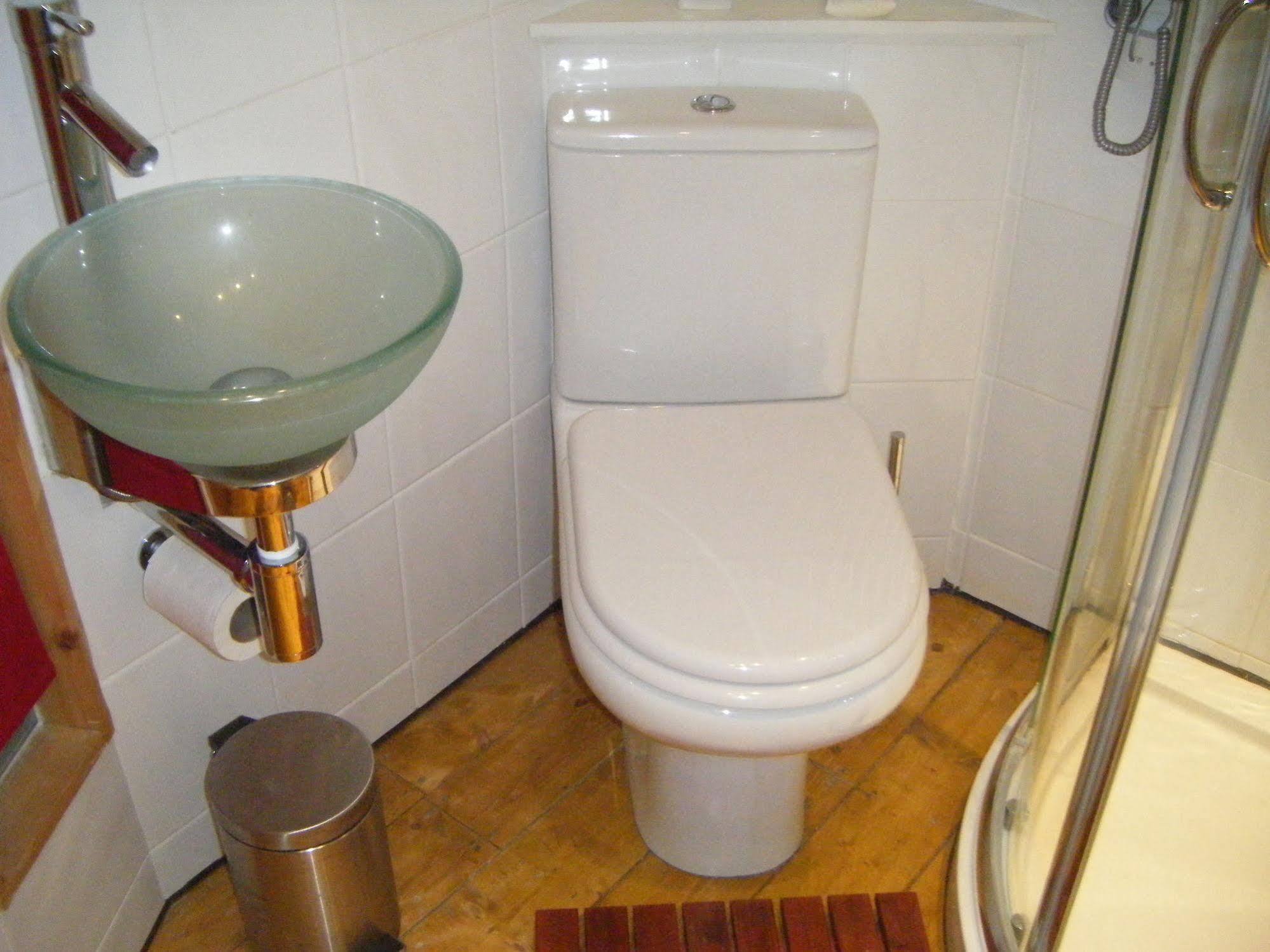 F3 2 Bedroomed Town House - Free Parking - Super 150 Mbps Wifi Near Gavin N Stacey Film House - 1 Free Dog Allowed Бари Екстериор снимка