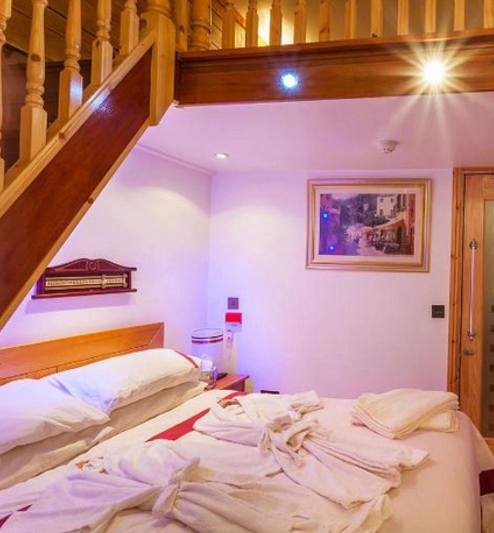 F3 2 Bedroomed Town House - Free Parking - Super 150 Mbps Wifi Near Gavin N Stacey Film House - 1 Free Dog Allowed Бари Екстериор снимка