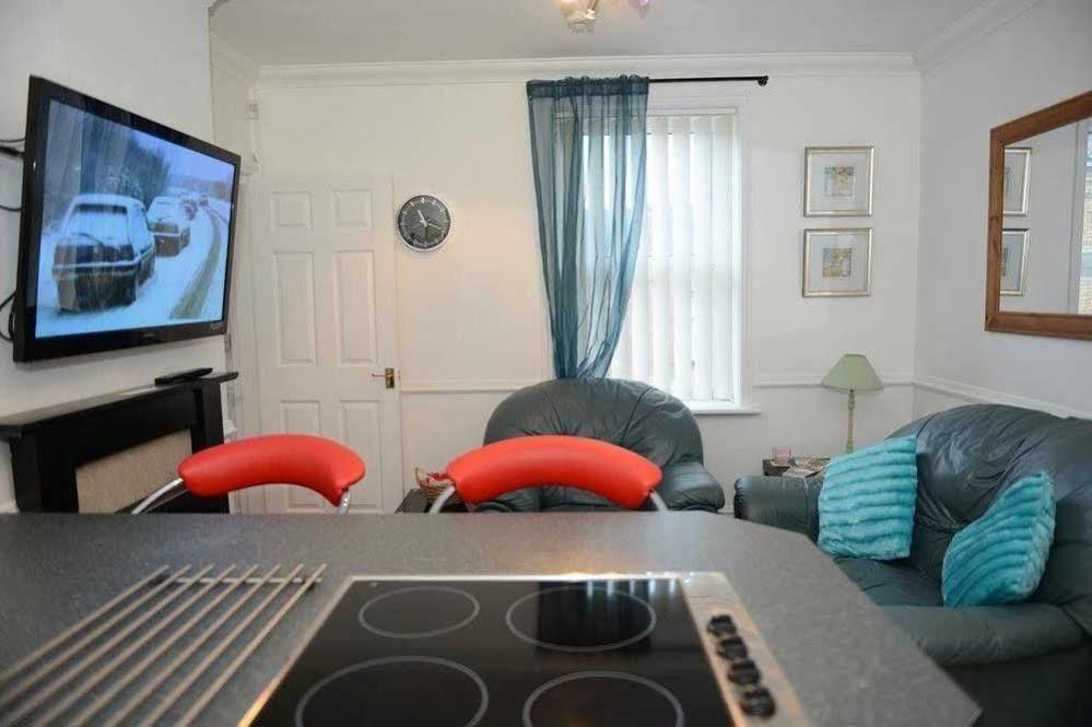 F3 2 Bedroomed Town House - Free Parking - Super 150 Mbps Wifi Near Gavin N Stacey Film House - 1 Free Dog Allowed Бари Екстериор снимка