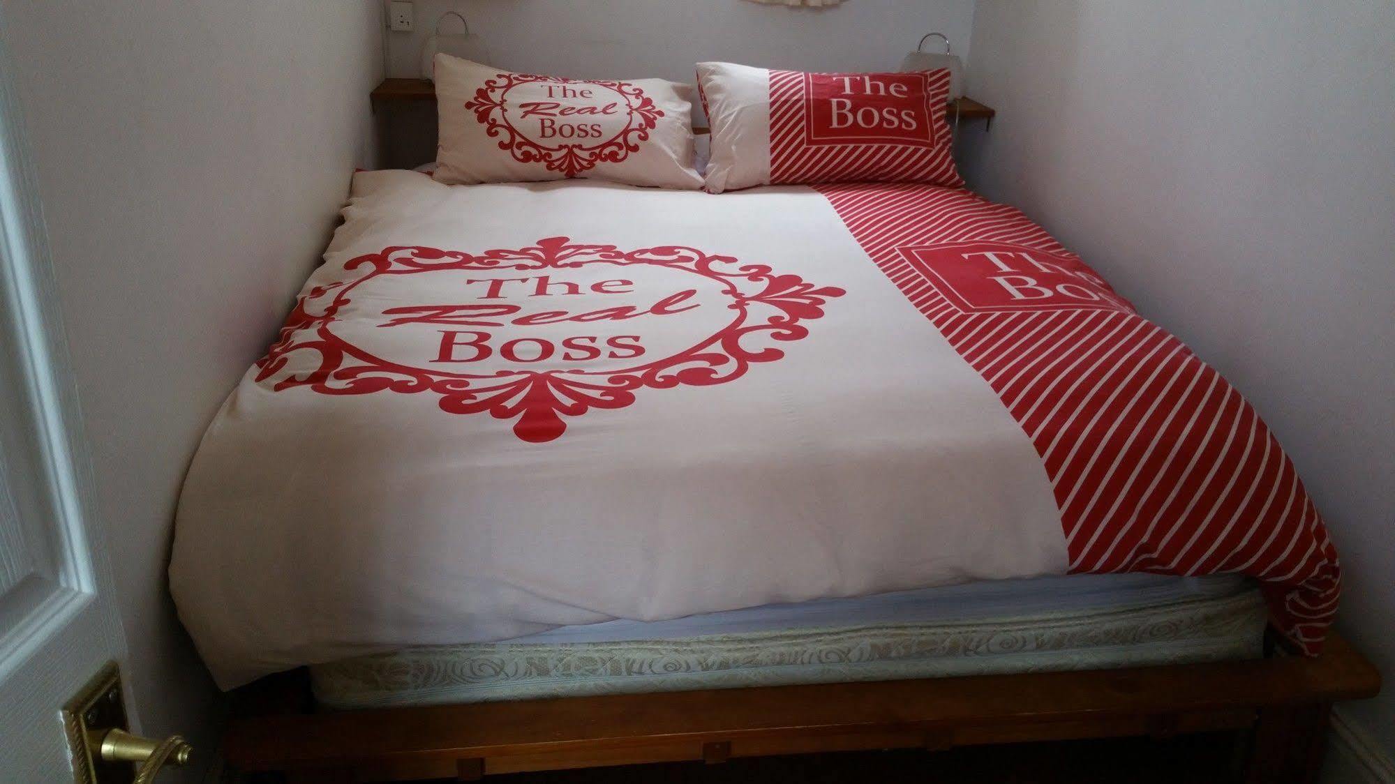F3 2 Bedroomed Town House - Free Parking - Super 150 Mbps Wifi Near Gavin N Stacey Film House - 1 Free Dog Allowed Бари Екстериор снимка