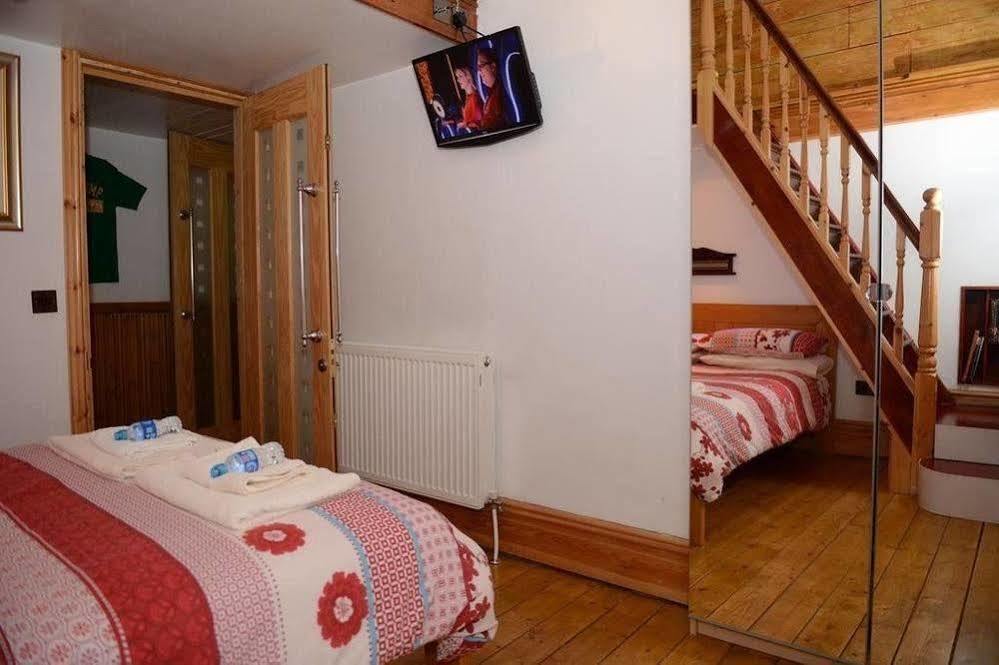 F3 2 Bedroomed Town House - Free Parking - Super 150 Mbps Wifi Near Gavin N Stacey Film House - 1 Free Dog Allowed Бари Екстериор снимка
